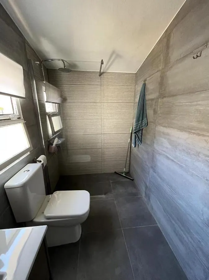 Vakantiehuis Lovely 4-Bed Cottage In Las Chapas Marbella