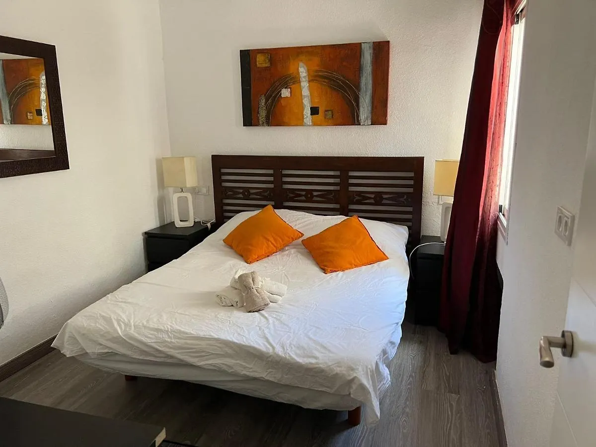 Vakantiehuis Lovely 4-Bed Cottage In Las Chapas Marbella