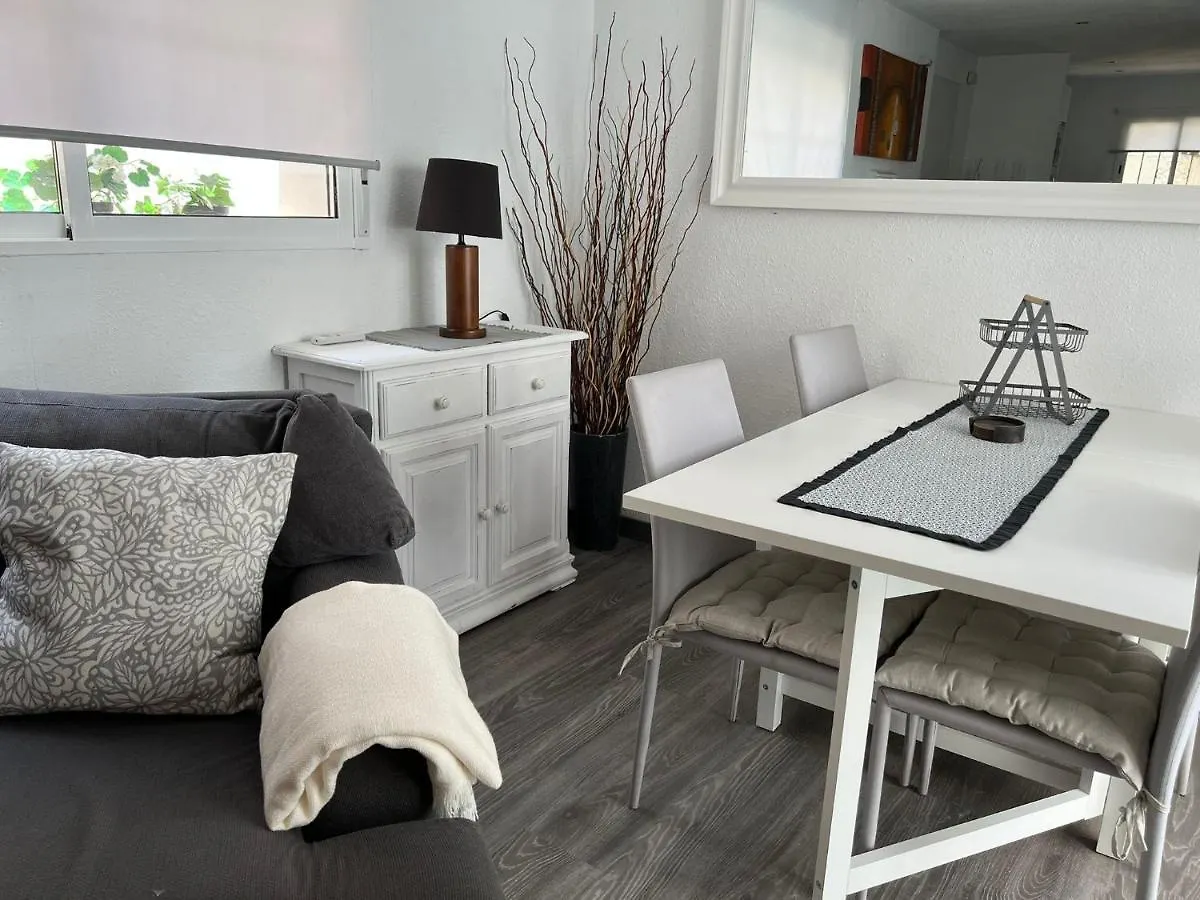 Vakantiehuis Lovely 4-Bed Cottage In Las Chapas Marbella Spanje