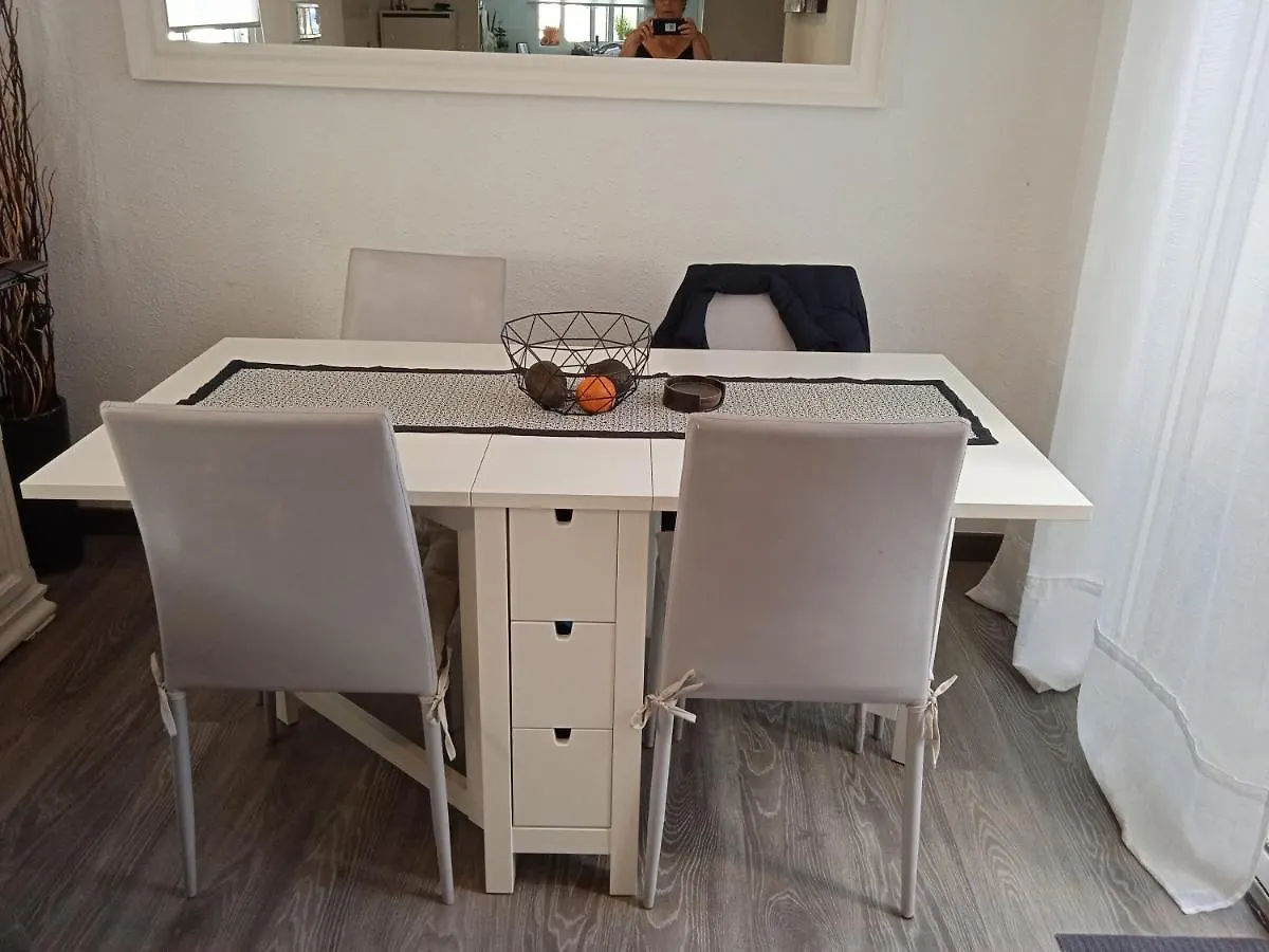 Lovely 4-Bed Cottage In Las Chapas Marbella 0*,